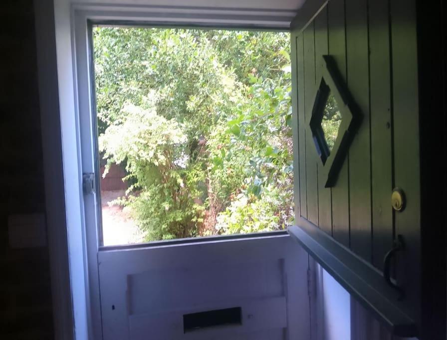 Cosy Cottage+ Secluded Garden Holiday home *
