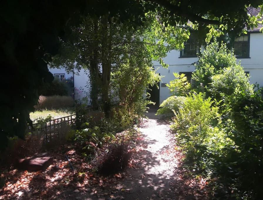 Cosy Cottage+ Secluded Garden * Deal